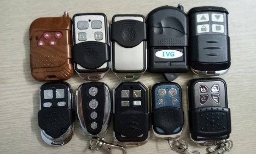 LÀM LẠI REMOTE CỬA CUỐN, KHOÁ CỬA CUỐN, ĐIỀU KHIỂN TẠI HÓC MÔN