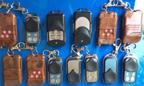 LÀM THÊM REMOTE CỬA CUỐN TẠI NHÀ, MẪU MỚI Ở QUẬN 6