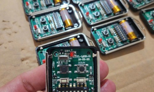 Sao chép chìa khoá cửa cuốn tại nhà (remote, điều khiển) phường Tân Tạo, lấy ngay