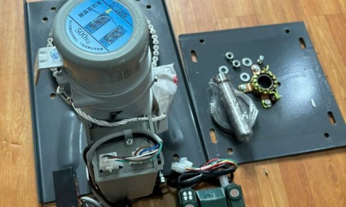 SỬA MOTOR CỬA CUỐN KHÔNG HOẠT ĐỘNG, THAY LINH KIỆN CÁC LOẠI TẠI QUẬN 4