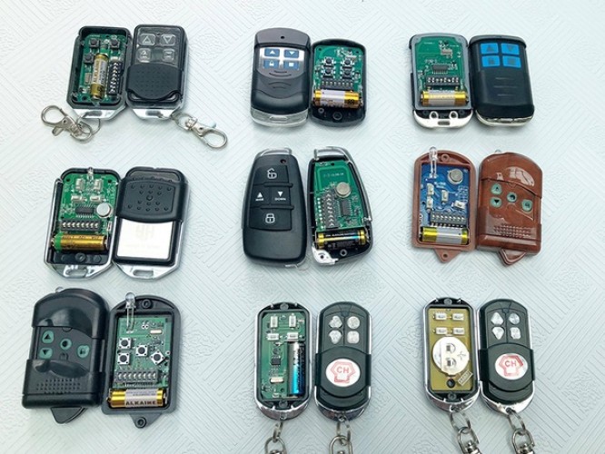 Chép remote cửa cuốn, làm khoá cửa cuốn, copy tay bấm điều khiển cửa cuốn, khoá từ cửa cuốn